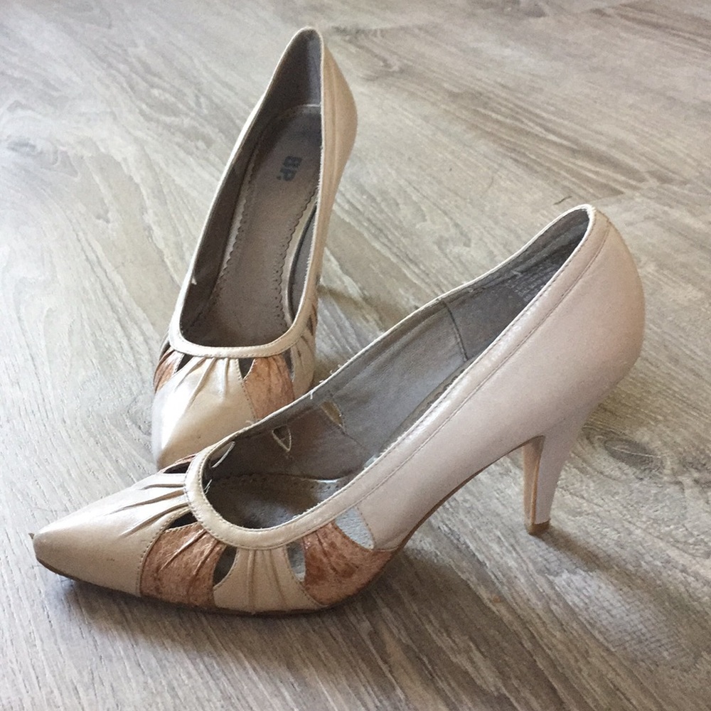 Nordstrom Leather Pointed Toe Cutout Heels